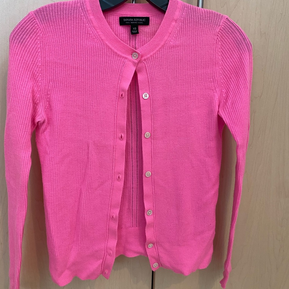 Banana Republic XS hot pink soft wool sweater